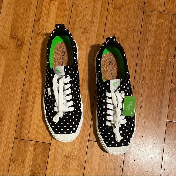 NWT Cariuma Oca Low Black Canvas White Polka Dots Sneaker Size 10 - Picture 4 of 14